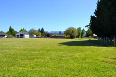 2821 S River Road, Grants Pass, OR 97527 - Photo 40