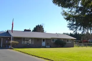 2821 S River Rd, Grants Pass, OR 97527 - Photo 2