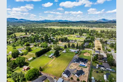 2821 S River Road, Grants Pass, OR 97527 - Photo 50