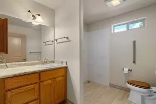 2410 Robertson Bridge Rd, Grants Pass, OR 97526 - Photo 26