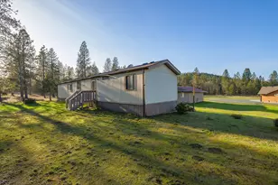 2410 Robertson Bridge Rd, Grants Pass, OR 97526 - Photo 38