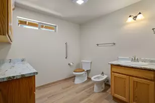 2410 Robertson Bridge Rd, Grants Pass, OR 97526 - Photo 22