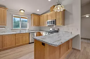 2410 Robertson Bridge Rd, Grants Pass, OR 97526 - Photo 12