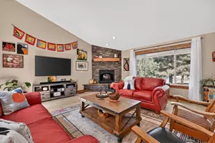 19563 Apache Rd, Bend, OR 97702 - Photo 6