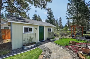 19563 Apache Rd, Bend, OR 97702 - Photo 46