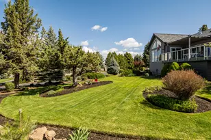 1938 Osprey Dr, Redmond, OR 97756 - Photo 2
