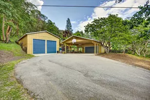 455 Morton Way, Jacksonville, OR 97530 - Photo 2