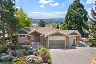 2110 Kimberly Dr, Klamath Falls, OR 97603 - Photo 2