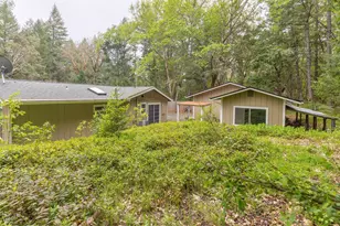 5520 Riverbanks Rd, Grants Pass, OR 97527 - Photo 2