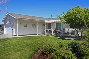 2410 NE Buckwheat Ct, Bend, OR 97701 - Photo 1