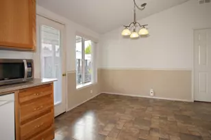 2410 NE Buckwheat Ct, Bend, OR 97701 - Photo 12