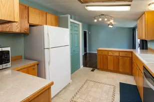 2633 SW Obsidian Ave, Redmond, OR 97756 - Photo 8