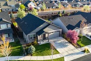 2426 NW Hemlock Wy, Redmond, OR 97756 - Photo 30