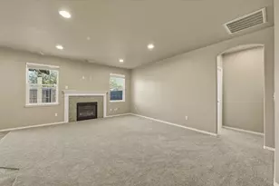 2426 NW Hemlock Wy, Redmond, OR 97756 - Photo 8