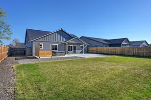 4946 SW Zenith Ave, Redmond, OR 97756 - Photo 30