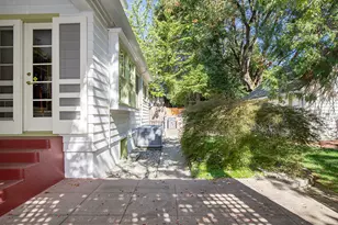 719 NW 3rd St, Grants Pass, OR 97526 - Photo 48