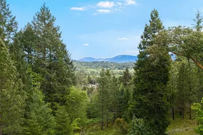 944 Sleepy Hollow Loop, Grants Pass, OR 97527 - Photo 40