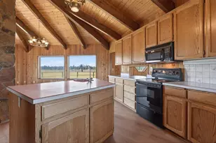 18075 Fadjur Ln, Sisters, OR 97759 - Photo 32