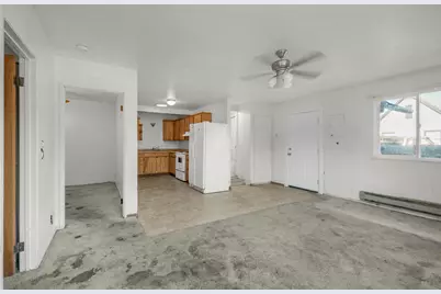 2360 Redwood Avenue, Grants Pass, OR 97527 - Photo 4