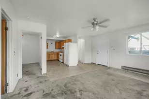 2360 Redwood Ave, Grants Pass, OR 97527 - Photo 4