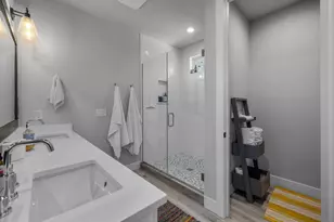 84 NW Portland Ave, Bend, OR 97703 - Photo 16