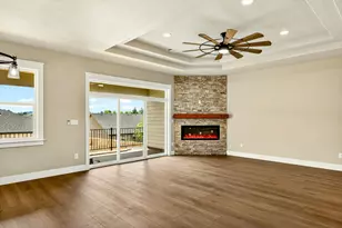 3352 Viewpoint Dr, Medford, OR 97504 - Photo 12
