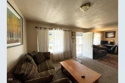 835 Cherry Street, Medford, OR 97501 - Photo 2