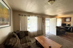 835 Cherry St, Medford, OR 97501 - Photo 2