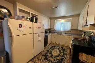 835 Cherry St, Medford, OR 97501 - Photo 4