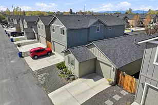 240 NW 30th St, Redmond, OR 97756 - Photo 28