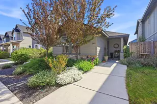 240 NW 30th St, Redmond, OR 97756 - Photo 1