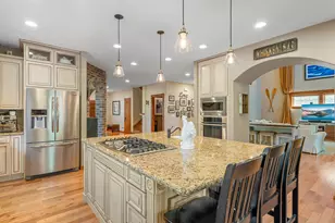 597 Pierce Rd, Medford, OR 97504 - Photo 16