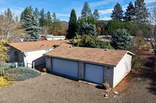 501 Buckhorn Ln, Shady Cove, OR 97539 - Photo 12