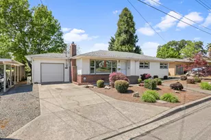 444 NE 12th St, Grants Pass, OR 97526 - Photo 2