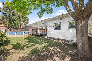 444 NE 12th St, Grants Pass, OR 97526 - Photo 28