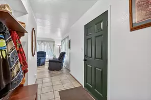 2252 Table Rock Rd, Medford, OR 97501 - Photo 6