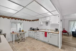 2252 Table Rock Rd, Medford, OR 97501 - Photo 10