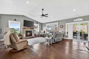 46 Terra Linda, Eagle Point, OR 97524 - Photo 6