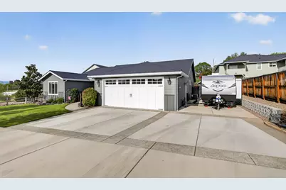 46 Terra Linda Court, Eagle Point, OR 97524 - Photo 2
