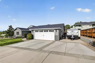 46 Terra Linda Ct, Eagle Point, OR 97524 - Photo 2