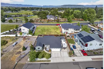 46 Terra Linda Court, Eagle Point, OR 97524 - Photo 40