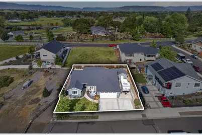 46 Terra Linda Court, Eagle Point, OR 97524 - Photo 6