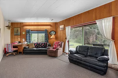 20480 Hwy 395 N, Mount Vernon, OR 97865 - Photo 28