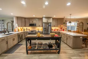 251 Christopher Way, Talent, OR 97540 - Photo 6