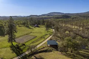 1884 S Obenchain Rd, Eagle Point, OR 97524 - Photo 56