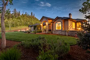 1884 S Obenchain Rd, Eagle Point, OR 97524 - Photo 1