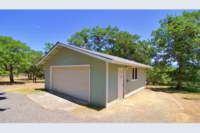 455 Crystal Drive, Grants Pass, OR 97527 - Photo 6
