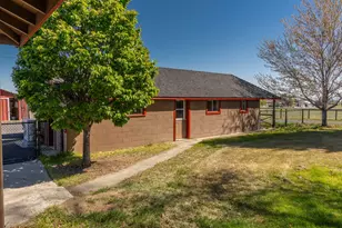 20900 SW Young Ave, Bend, OR 97703 - Photo 48