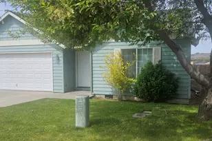 578 NE Marigold St, Madras, OR 97741 - Photo 1