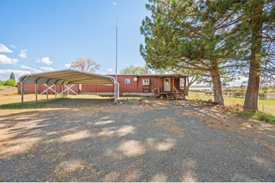 133 SW Tompsett Street, Madras, OR 97741 - Photo 2